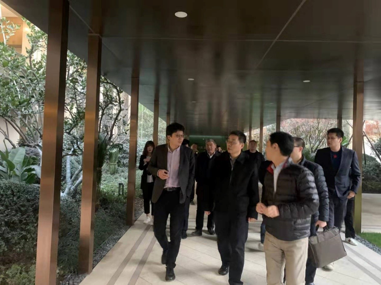 住房和城鄉(xiāng)建設(shè)部總工程師李如生一行來杭州首開東城金茂府項目調(diào)研